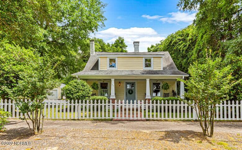 40 Dundee Road Pinehurst, NC 28374 - Photo 1 of 61 Charming 1930 Cottage in the Village of Pinehurst