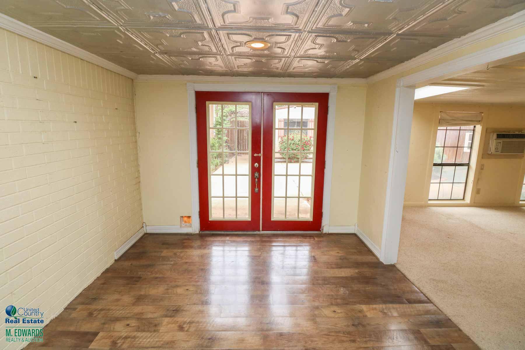 235 East 27th Street Littlefield, TX 79339 - Photo 12 of 21 235 E 27th-Sitting Area