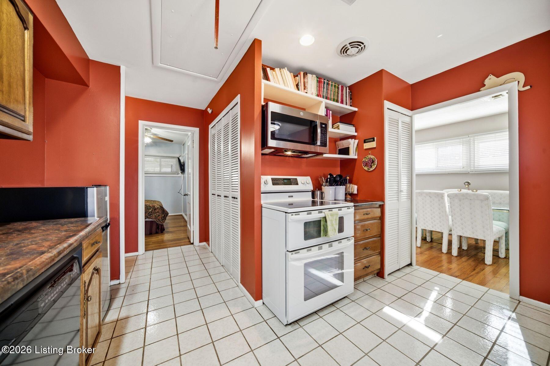 4820 Redstart Road Louisville, KY 40213 - Photo 17 of 41 photo_online_018