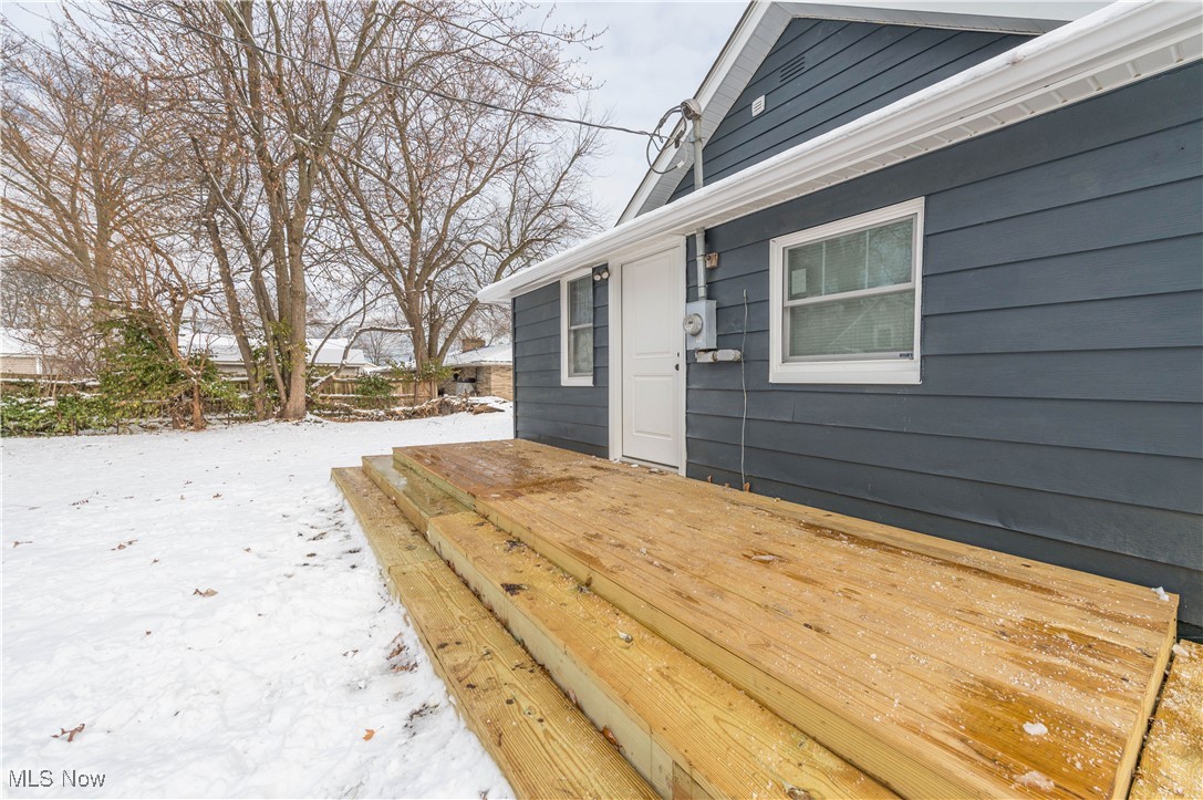 218 Roxboro Road Vermilion, OH 44089 - Photo 40 of 50 View of wooden deck
