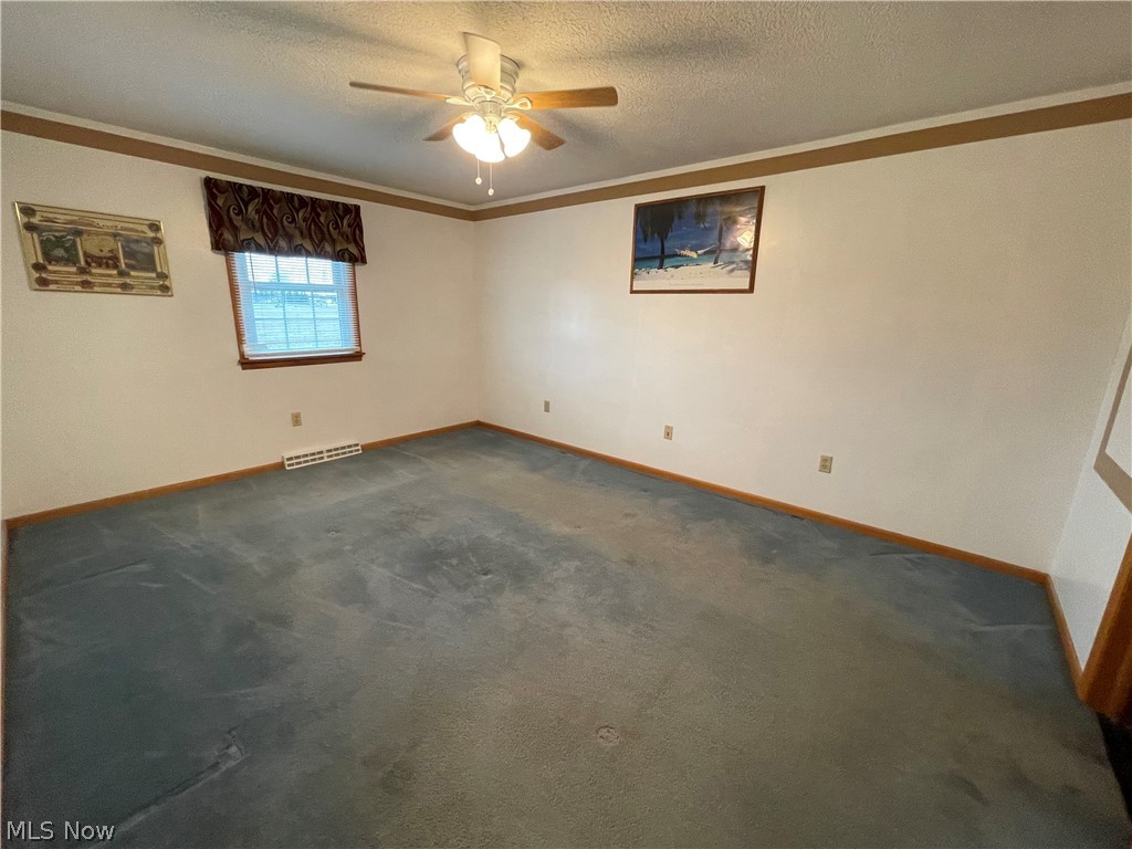 720 Springfield Road, Unit K Columbiana, OH 44408 - Photo 11 of 20 Master Bedroom with walk in closet and full bath