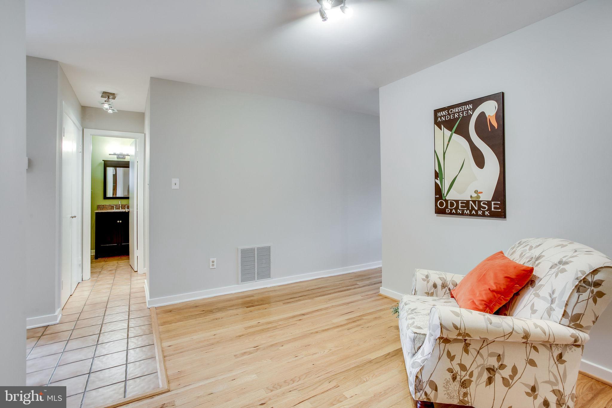 2221 Cedar Cove Court Reston, VA 20191 - Photo 5 of 49 Gallery Image 5