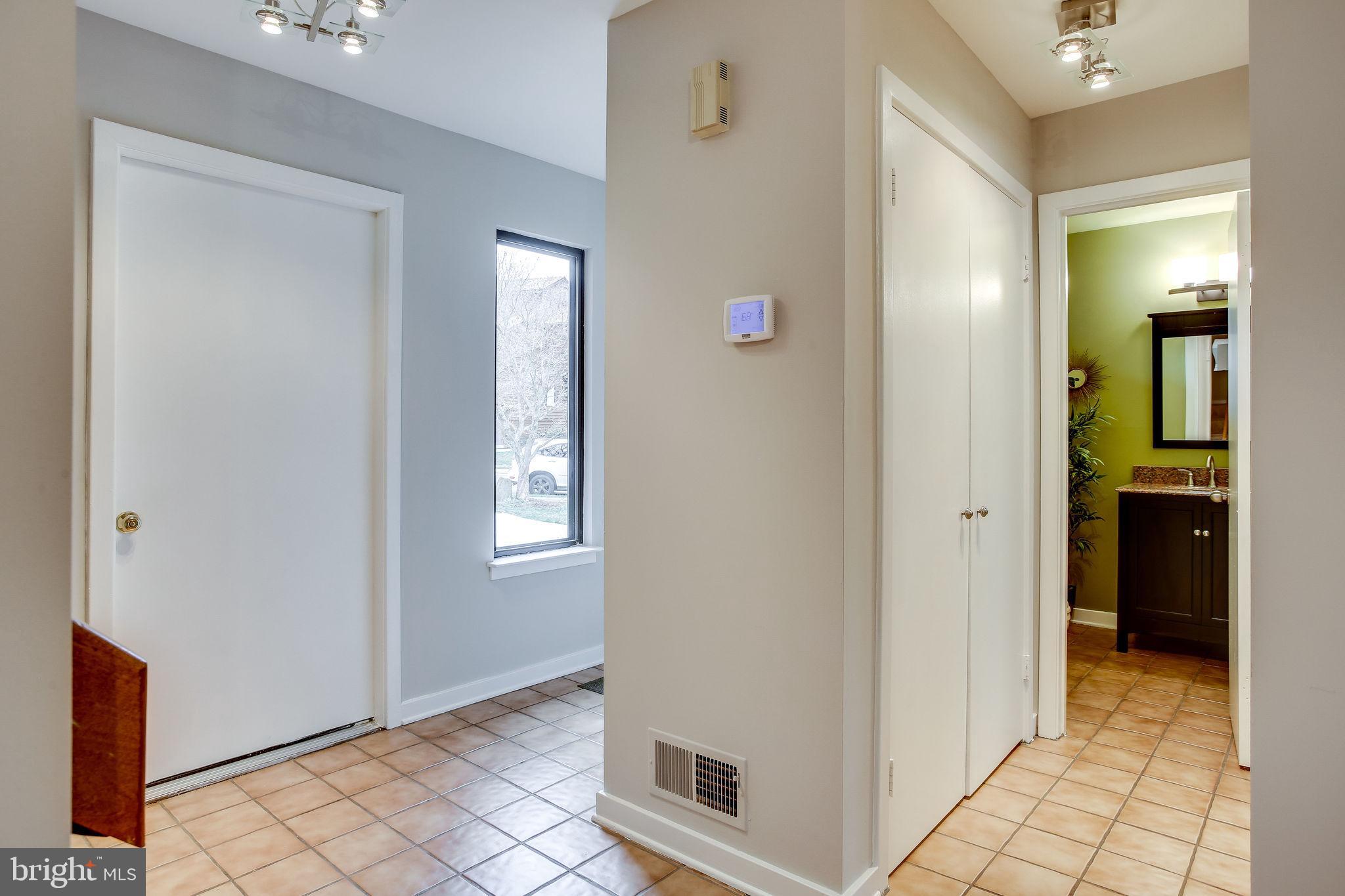 2221 Cedar Cove Court Reston, VA 20191 - Photo 6 of 49 Gallery Image 6