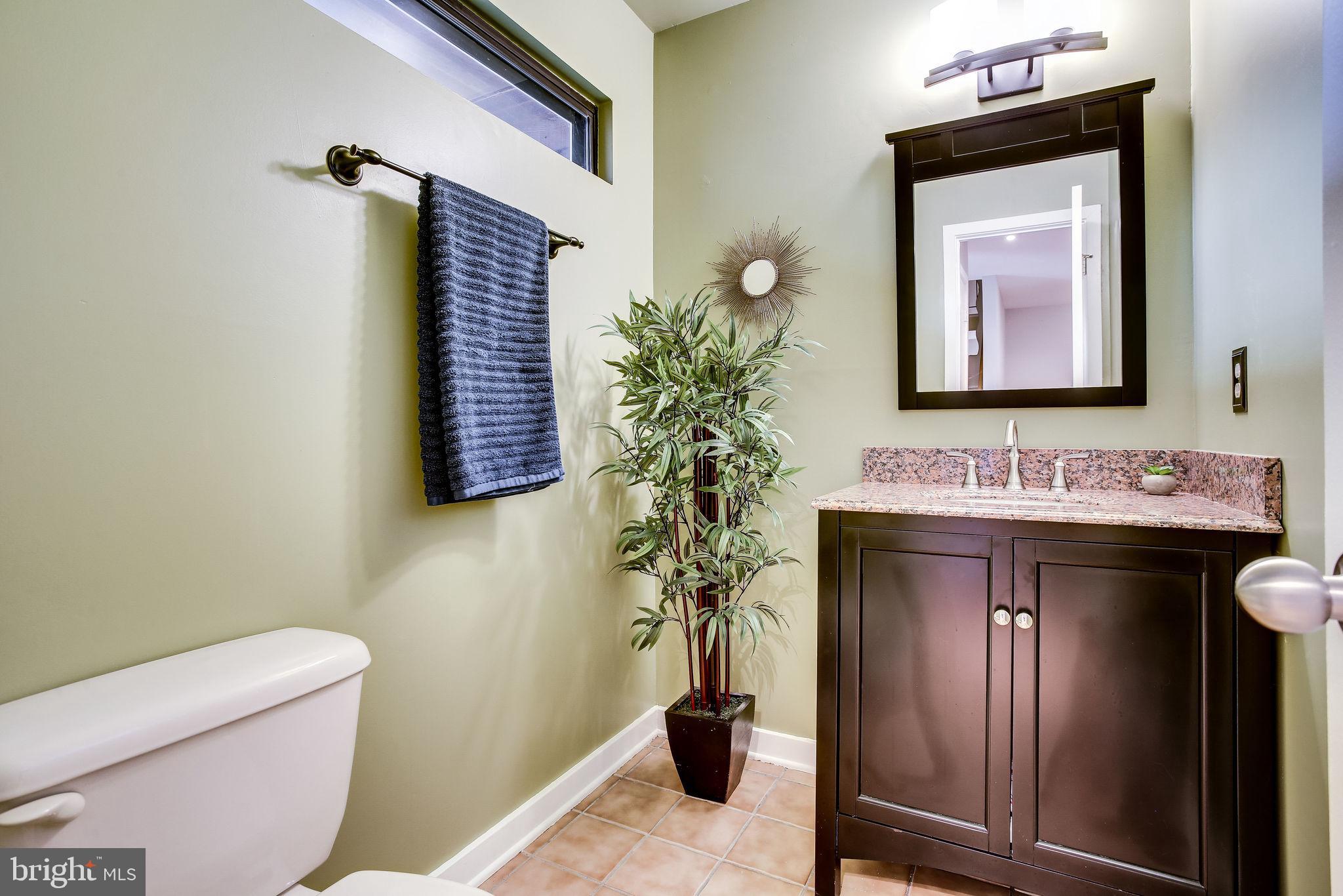 2221 Cedar Cove Court Reston, VA 20191 - Photo 7 of 49 Powder room
