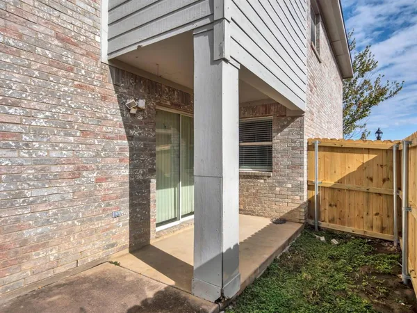 $335,000 | 2917 Mayfair Lane, Lancaster, TX 75134