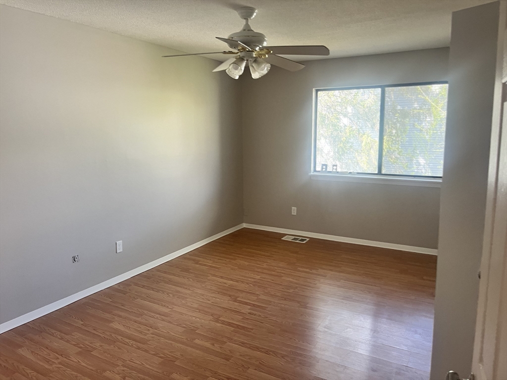 555 Russell Road, Unit C12 Westfield, MA 01085 - Photo 9 of 16 Gallery Image 9