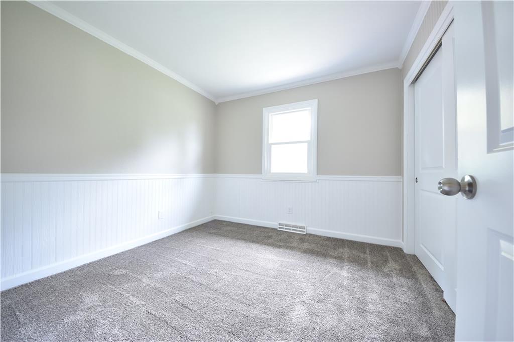6035 East Base Road Columbus, IN 47203 - Photo 13 of 37 Gallery Image 13