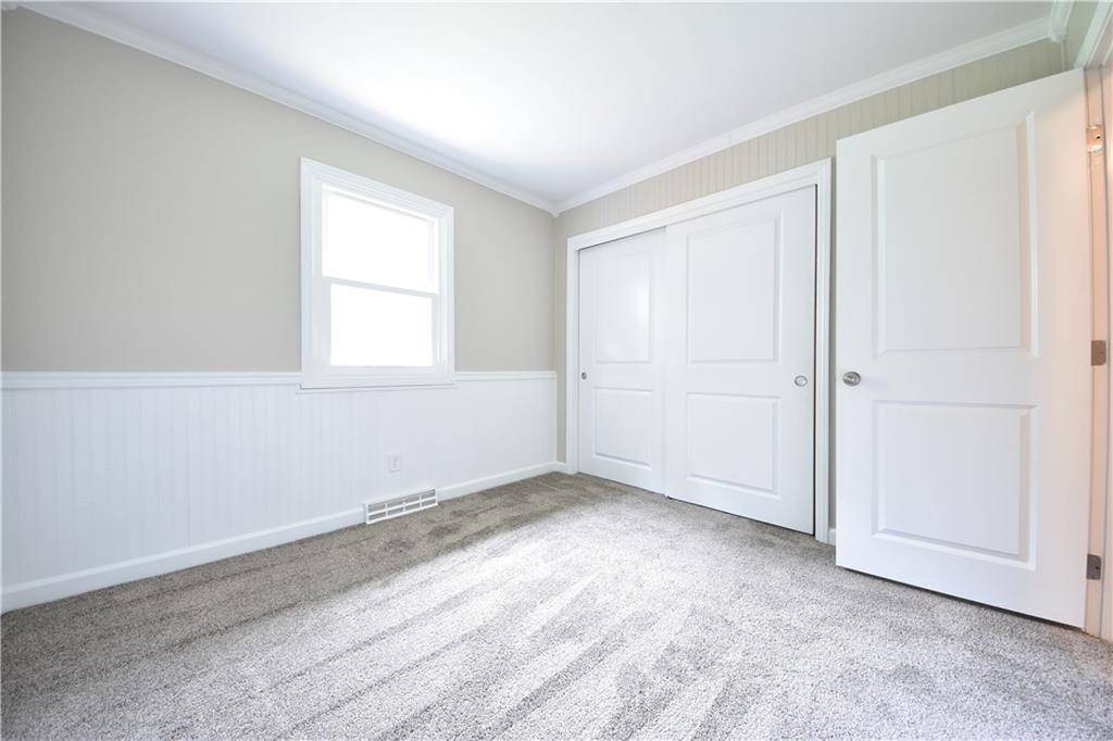 6035 East Base Road Columbus, IN 47203 - Photo 14 of 37 Gallery Image 14