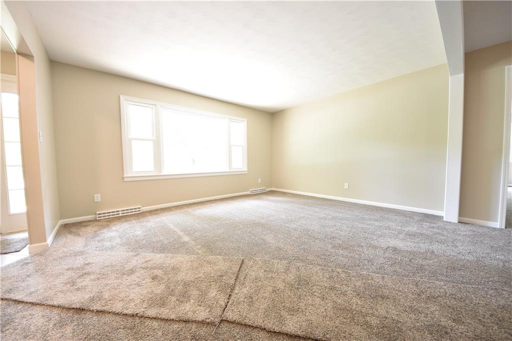 6035 East Base Road Columbus, IN 47203 - Photo 3 of 37 Gallery Image 3