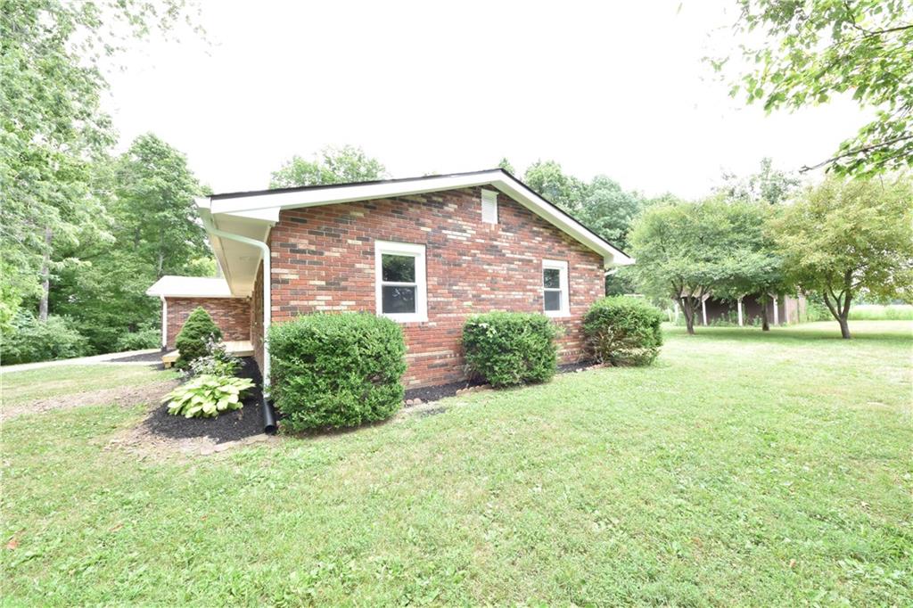 6035 East Base Road Columbus, IN 47203 - Photo 25 of 37 Gallery Image 25