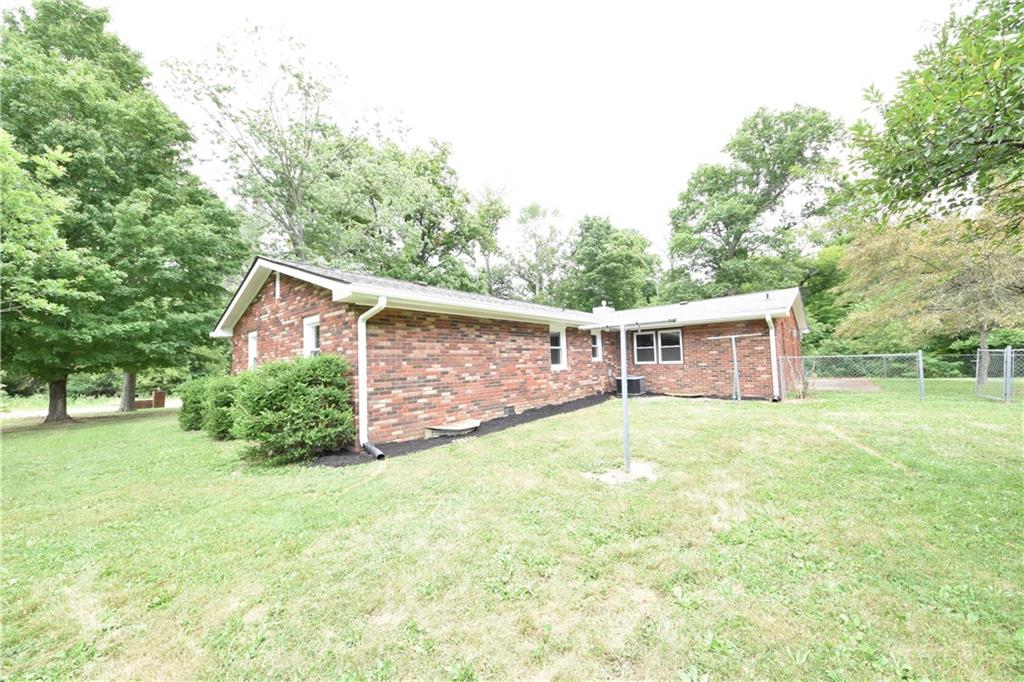6035 East Base Road Columbus, IN 47203 - Photo 26 of 37 Gallery Image 26