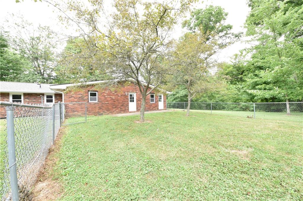 6035 East Base Road Columbus, IN 47203 - Photo 30 of 37 Gallery Image 30