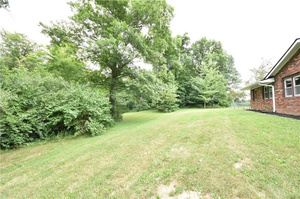 6035 East Base Road Columbus, IN 47203 - Photo 33 of 37 Gallery Image 33