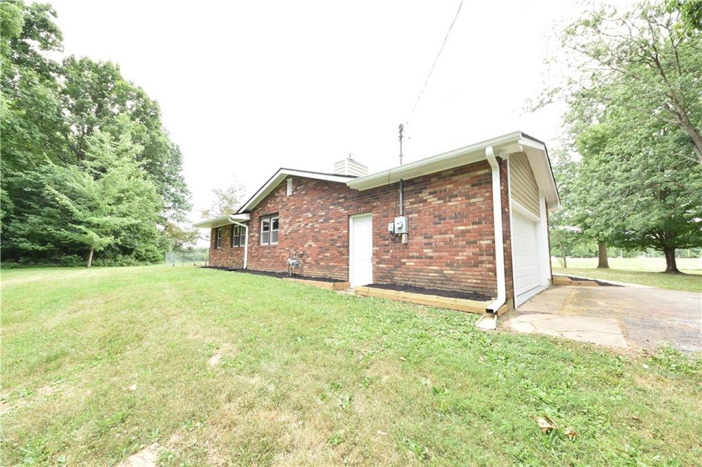 6035 East Base Road Columbus, IN 47203 - Photo 34 of 37 Gallery Image 34