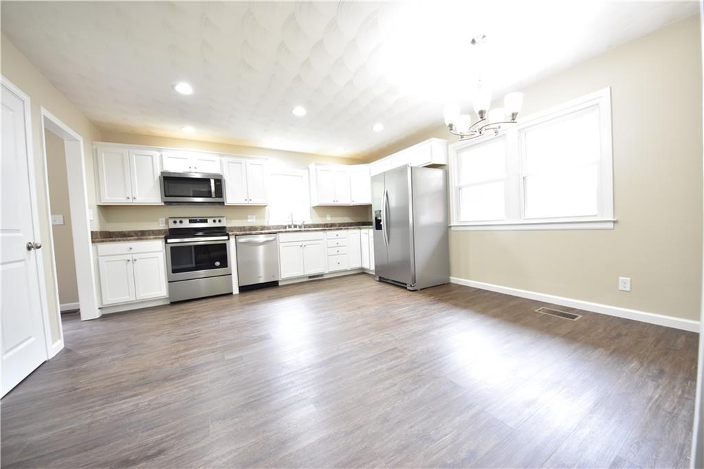 6035 East Base Road Columbus, IN 47203 - Photo 5 of 37 Gallery Image 5