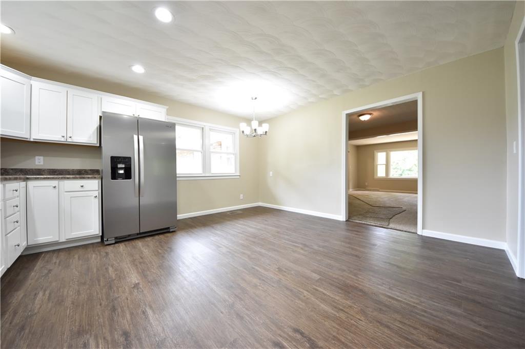 6035 East Base Road Columbus, IN 47203 - Photo 7 of 37 Gallery Image 7