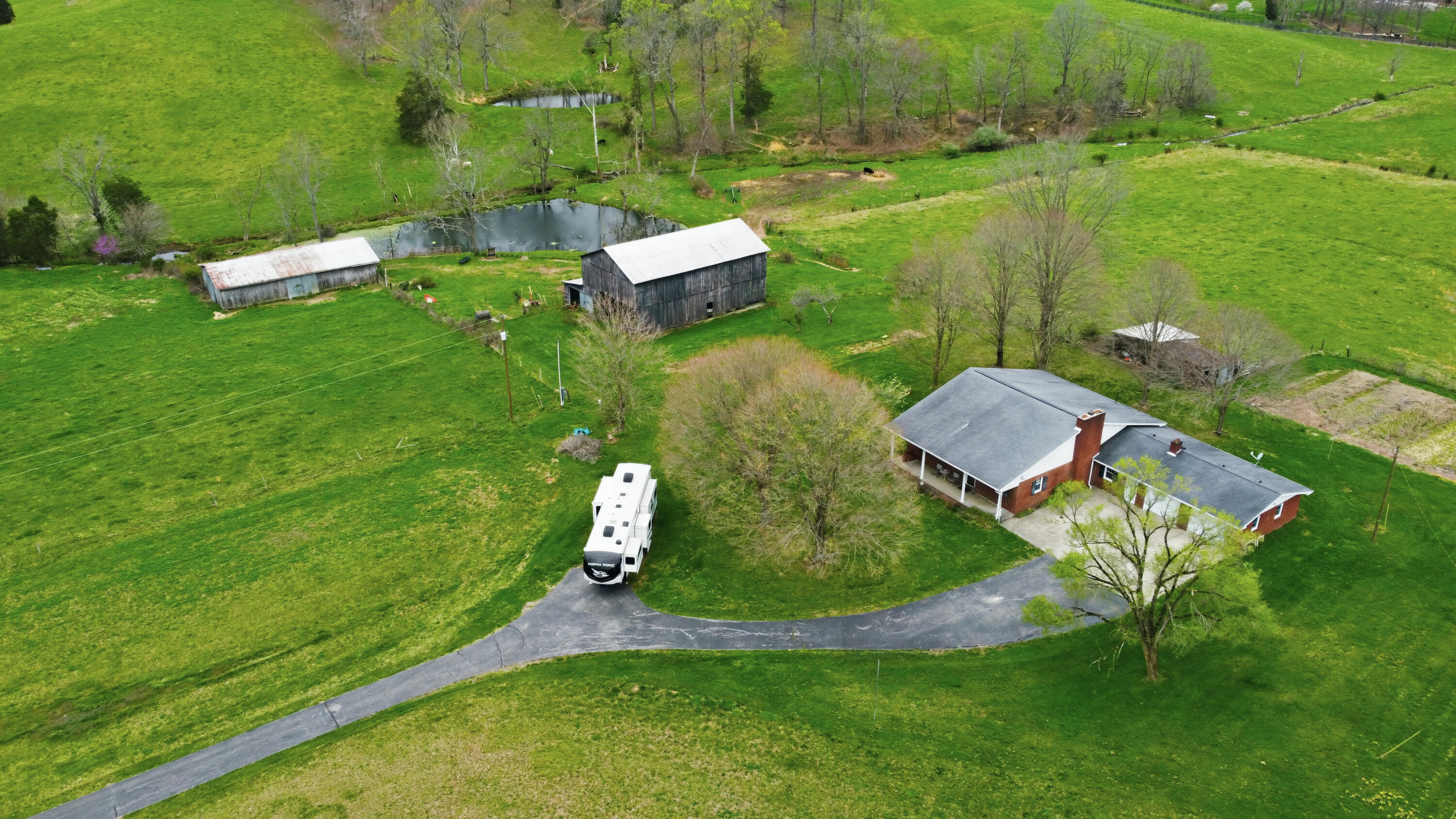 537 Grider-Anderson Road Science Hill, KY 42553 - Photo 2 of 26