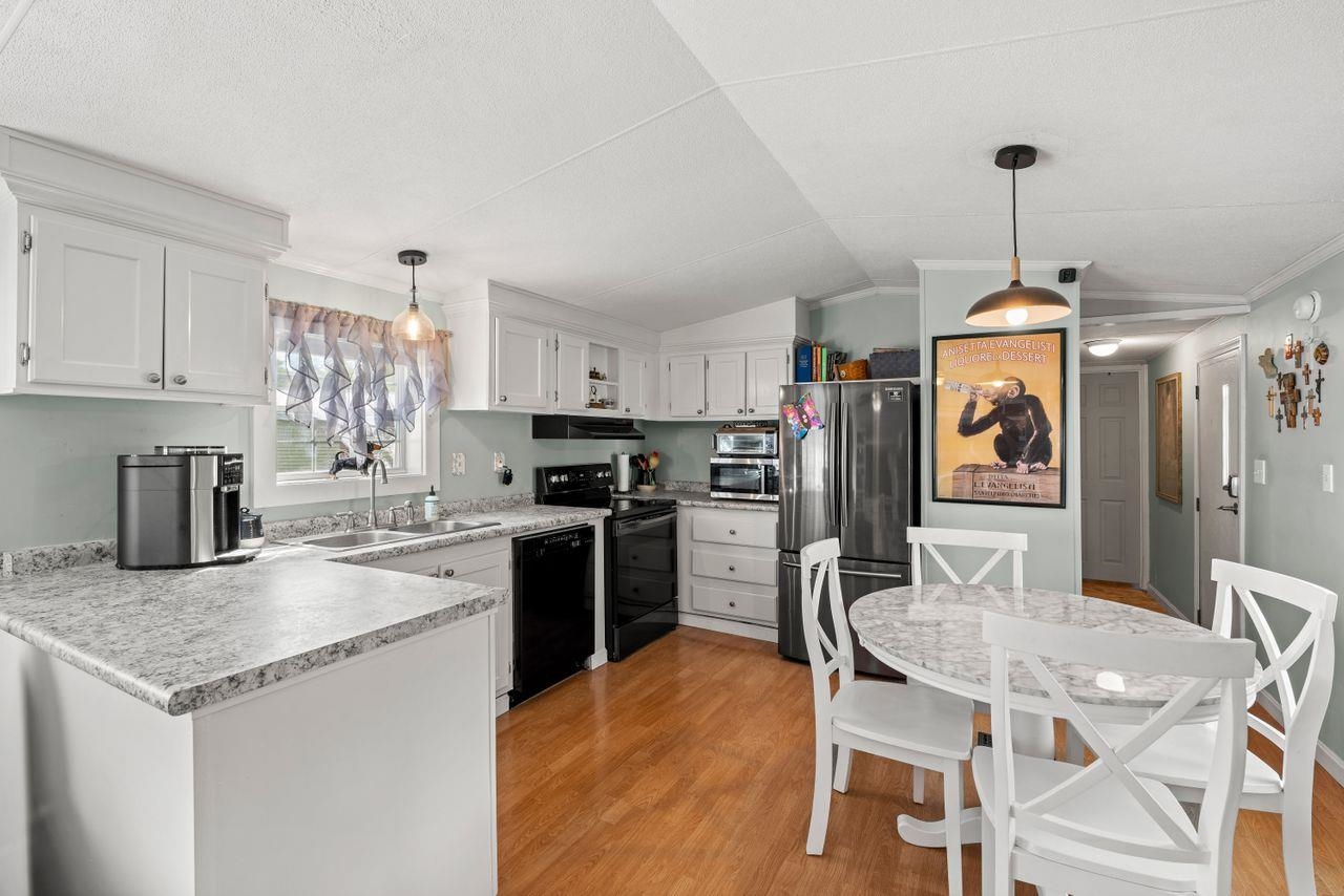 2 Lilac Street Exeter, NH 03833 - Photo 4 of 28 Gallery Image 4