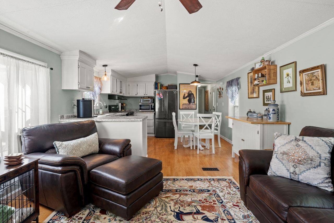 2 Lilac Street Exeter, NH 03833 - Photo 8 of 28 Gallery Image 8