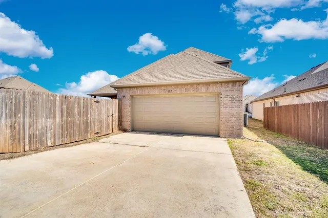 $385,000 | 117 Melody Way, Red Oak, TX 75154