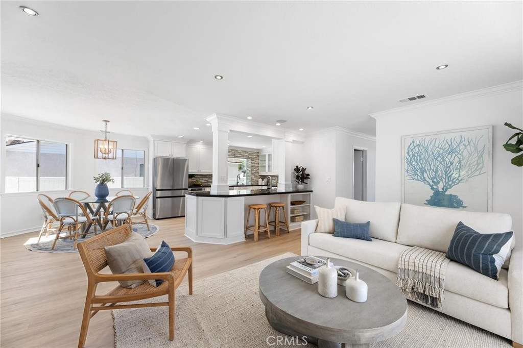 2214 Ruhland Avenue, Unit A Redondo Beach, CA 90278 - Photo 4 of 48