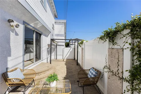 $1,599,000 | 2214 Ruhland Avenue, Unit A, Redondo Beach, CA 90278
