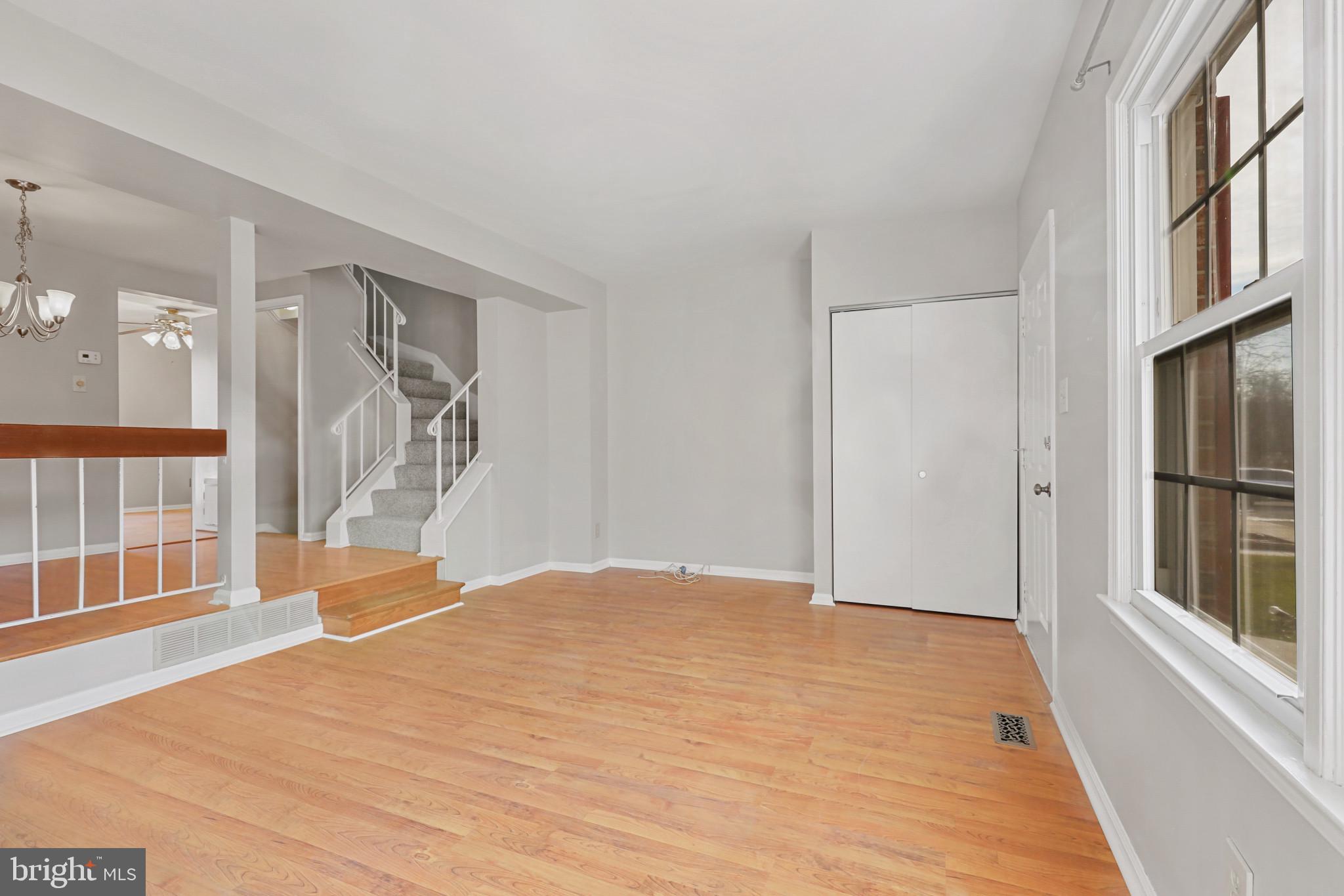 16 Baltistan Court Rosedale, MD 21237 - Photo 4 of 21 Living Room