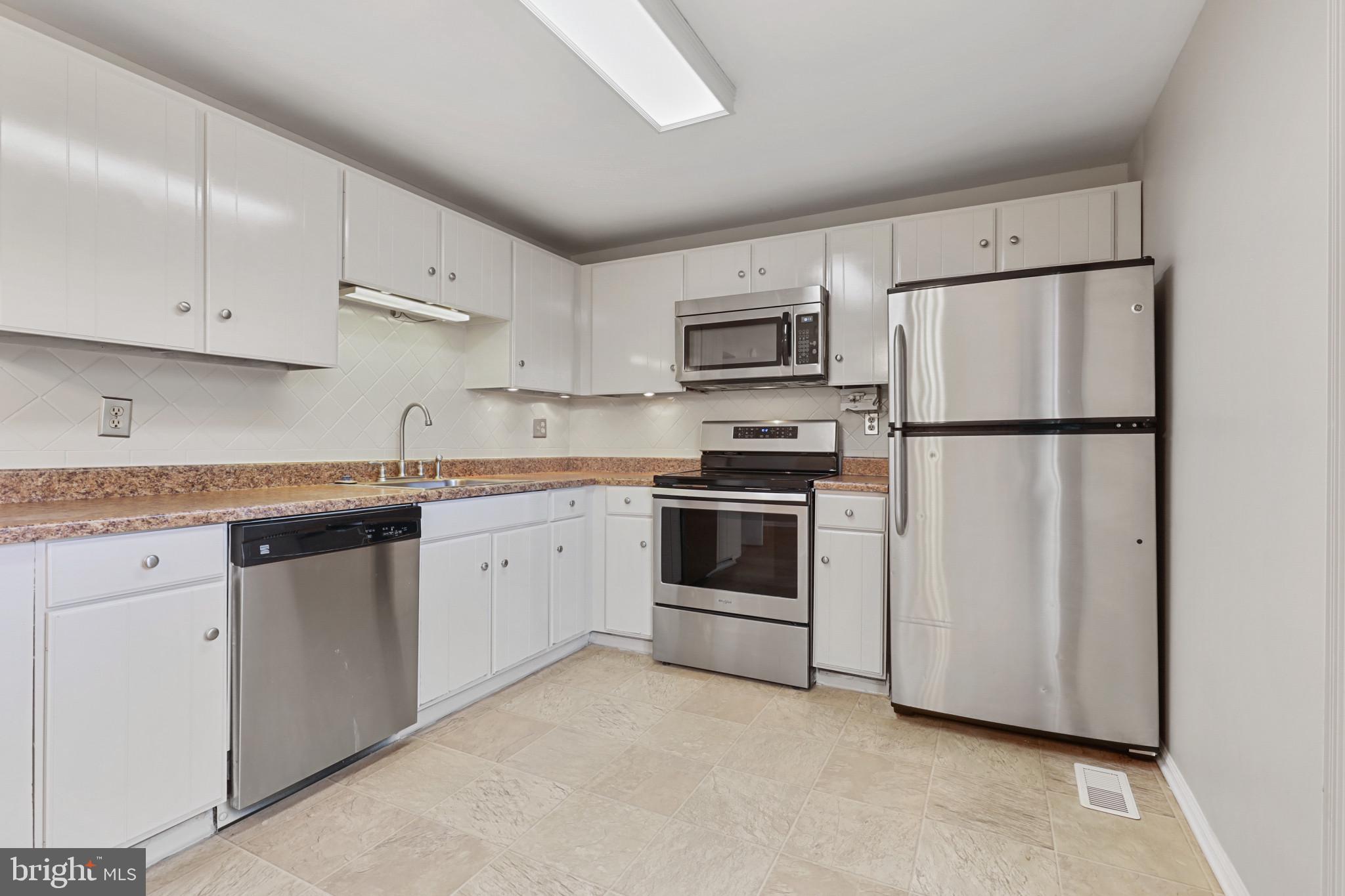 16 Baltistan Court Rosedale, MD 21237 - Photo 9 of 21 Kitchen
