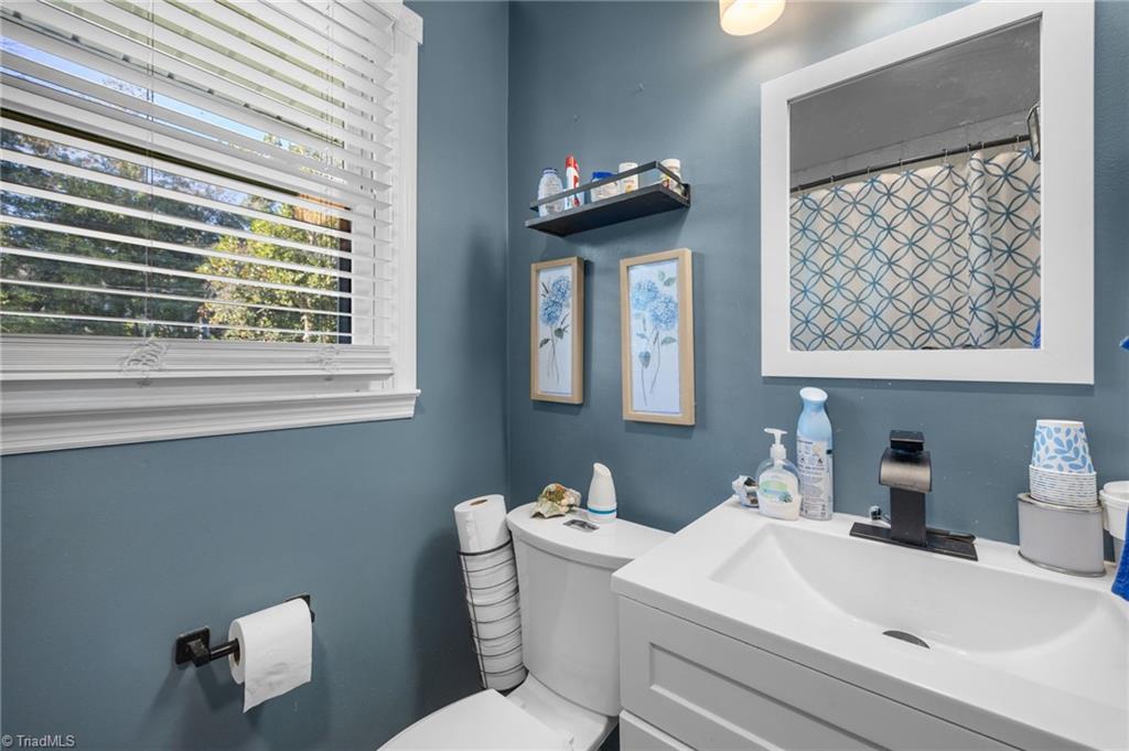 717 Brookgreen Terrace Graham, NC 27253 - Photo 13 of 24 2nd Bath