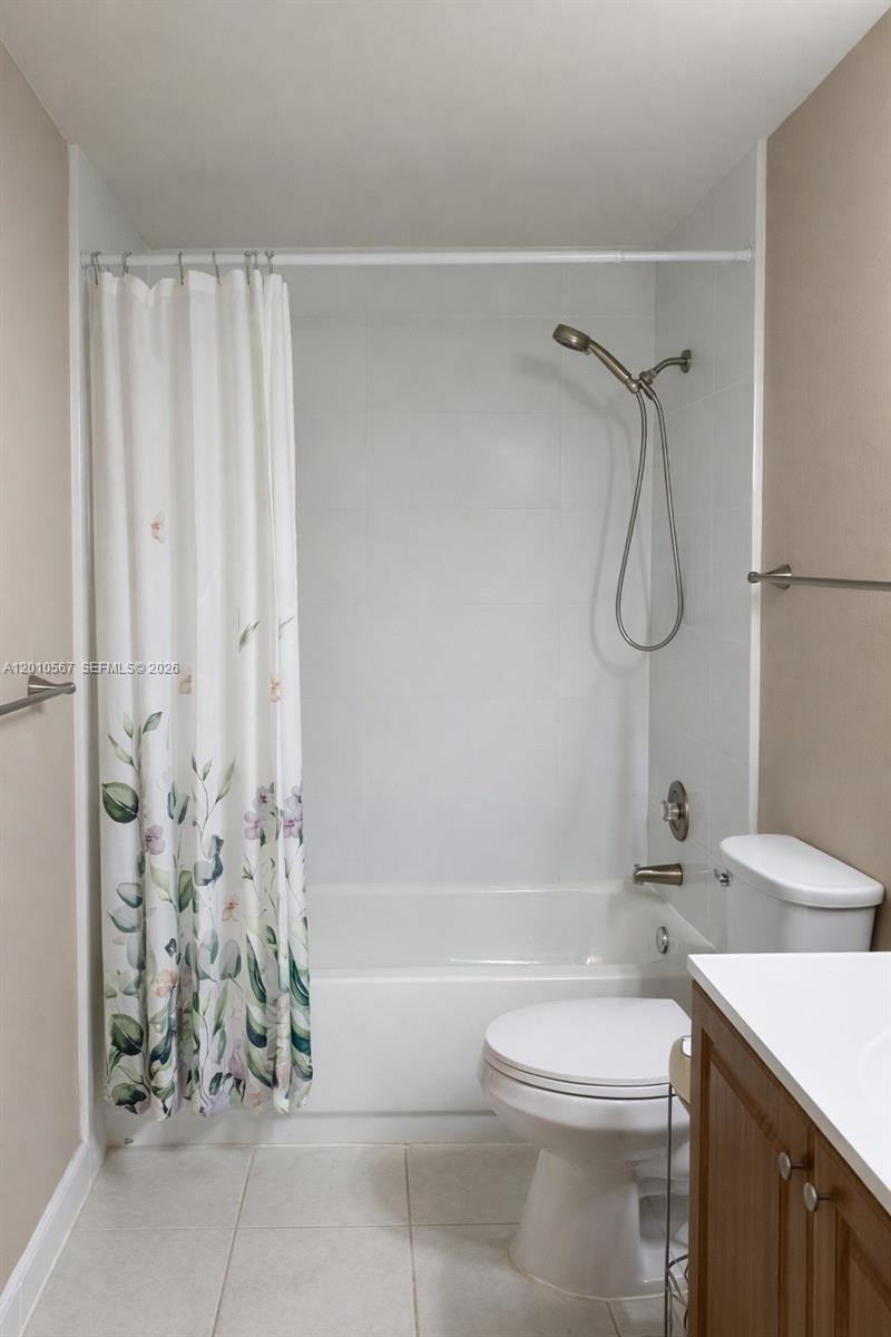 6364 La Costa Drive, Unit D Boca Raton, FL 33433 - Photo 15 of 30 2nd bathroom on the 2nd floor