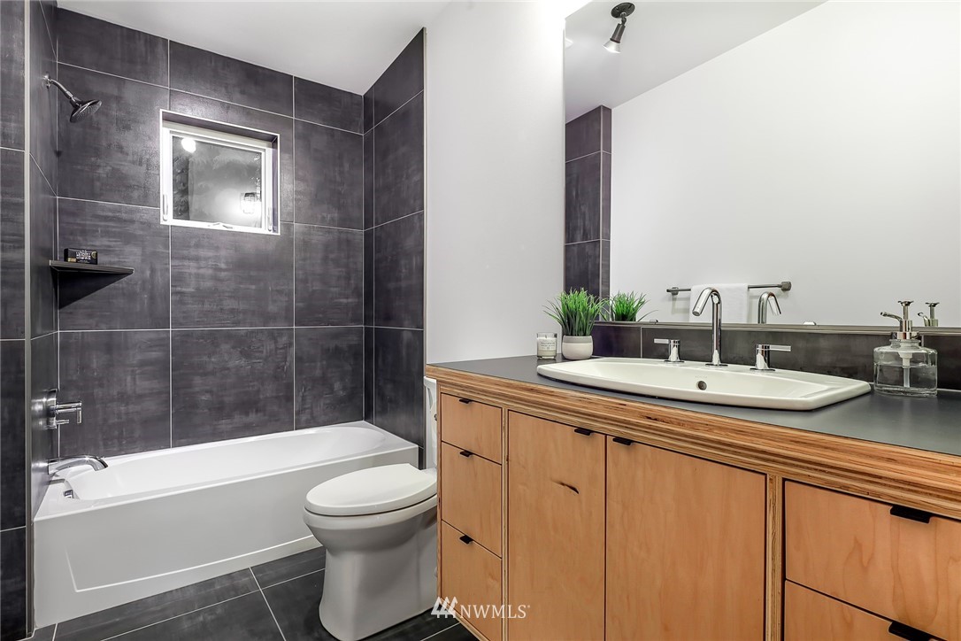 3132 North Shore Road Bellingham, WA 98226 - Photo 33 of 39 Gallery Image 33