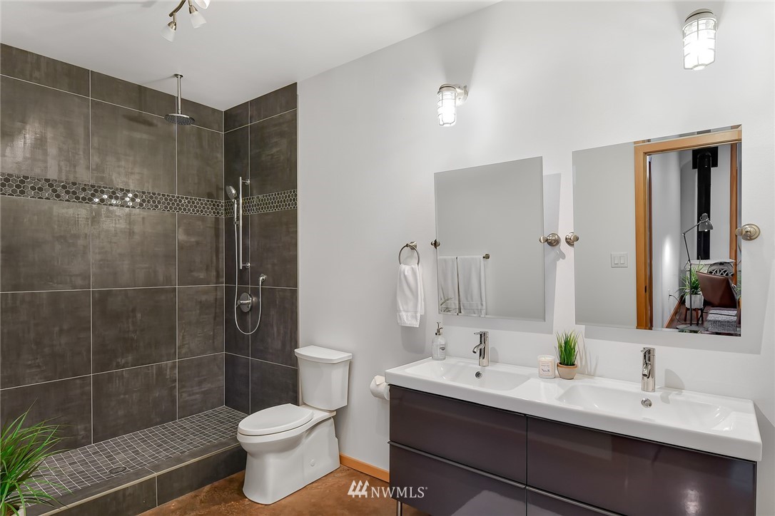 3132 North Shore Road Bellingham, WA 98226 - Photo 9 of 39 Gallery Image 9