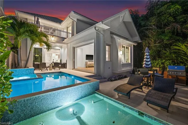 $6,995,000 | 770 Park Street, Naples, FL 34102