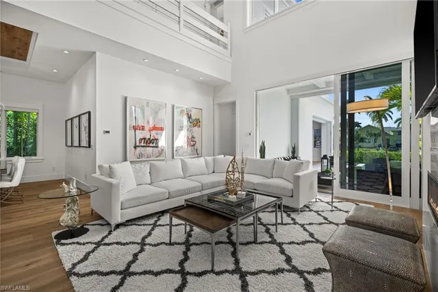 $6,895,000 | 770 Park Street, Naples, FL 34102