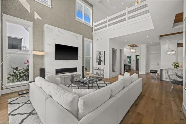 $6,895,000 | 770 Park Street, Naples, FL 34102