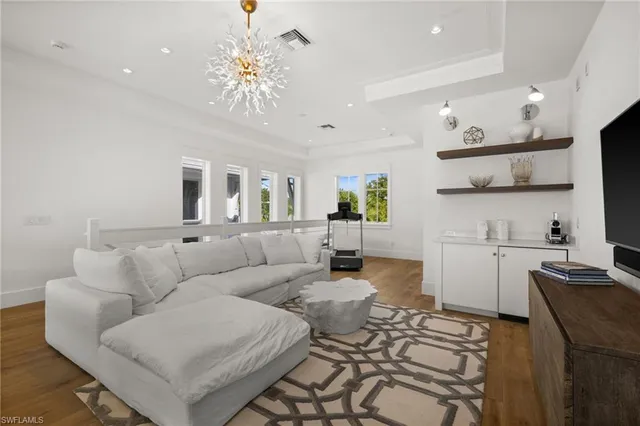 $6,895,000 | 770 Park Street, Naples, FL 34102