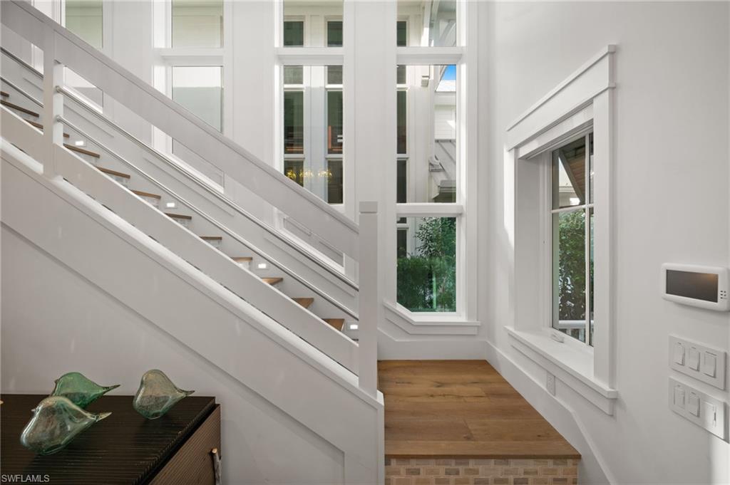 770 Park Street Naples, FL 34102 - Photo 7 of 45 Stairway