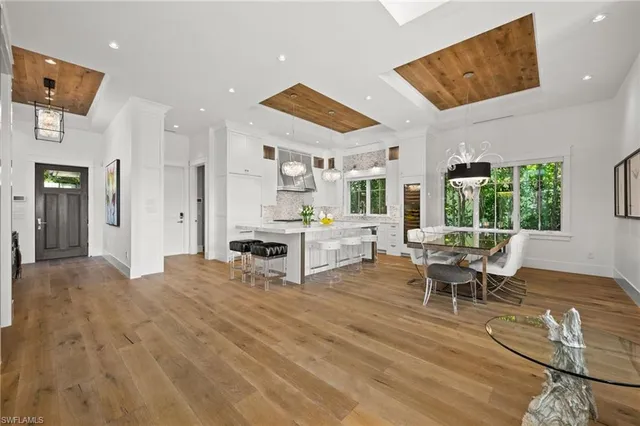 $6,895,000 | 770 Park Street, Naples, FL 34102