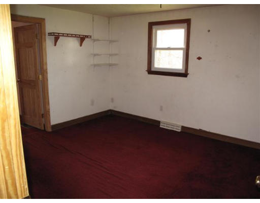 12 Summit Road Holbrook, MA 02343 - Photo 8 of 13 an empty room with a window