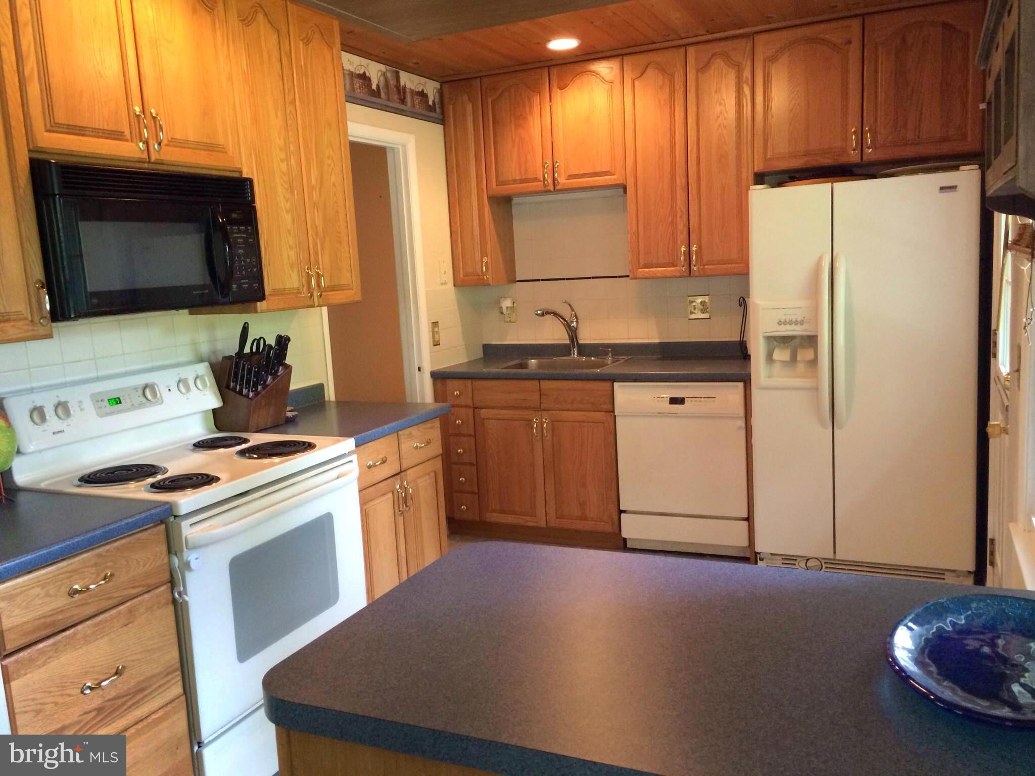 8811 Littlewood Road Baltimore, MD 21234 - Photo 8 of 11 Kitchen