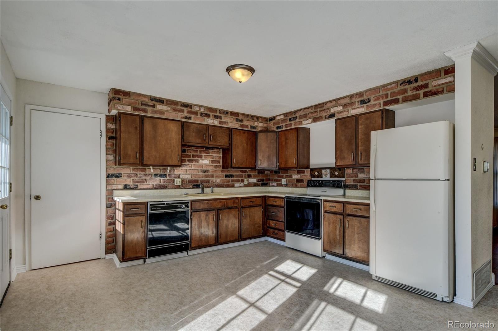 220 Overlook Road Elizabeth, CO 80107 - Photo 8 of 30 Gallery Image 8