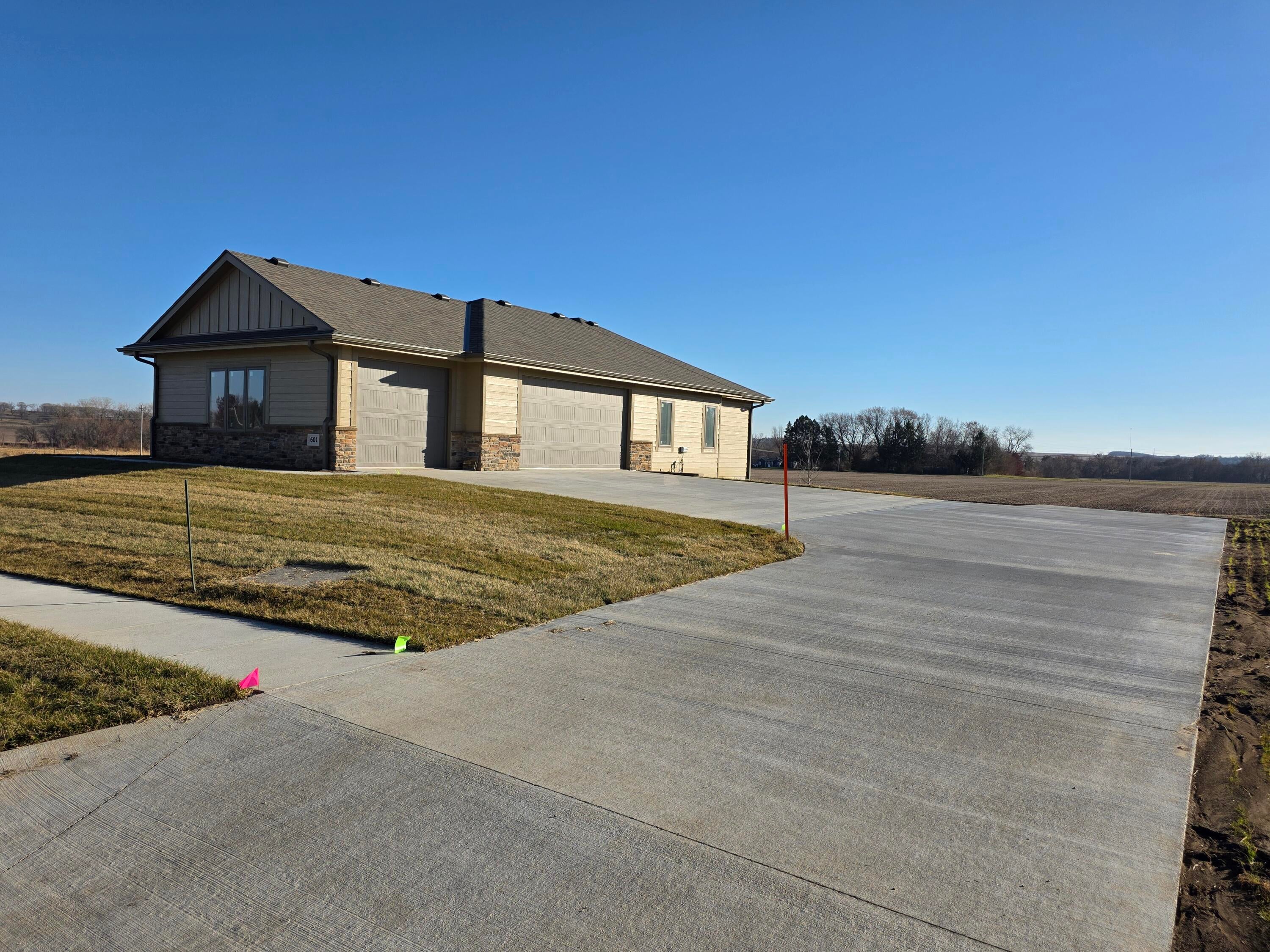 601 PATTON Loop Avoca, IA 51521 - Photo 3 of 6 20251123_144354