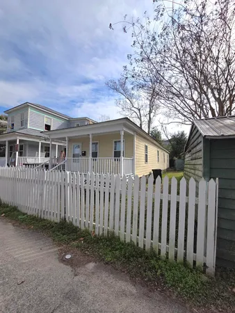 $2,800 | 7 Homel Place, Charleston, SC 29403