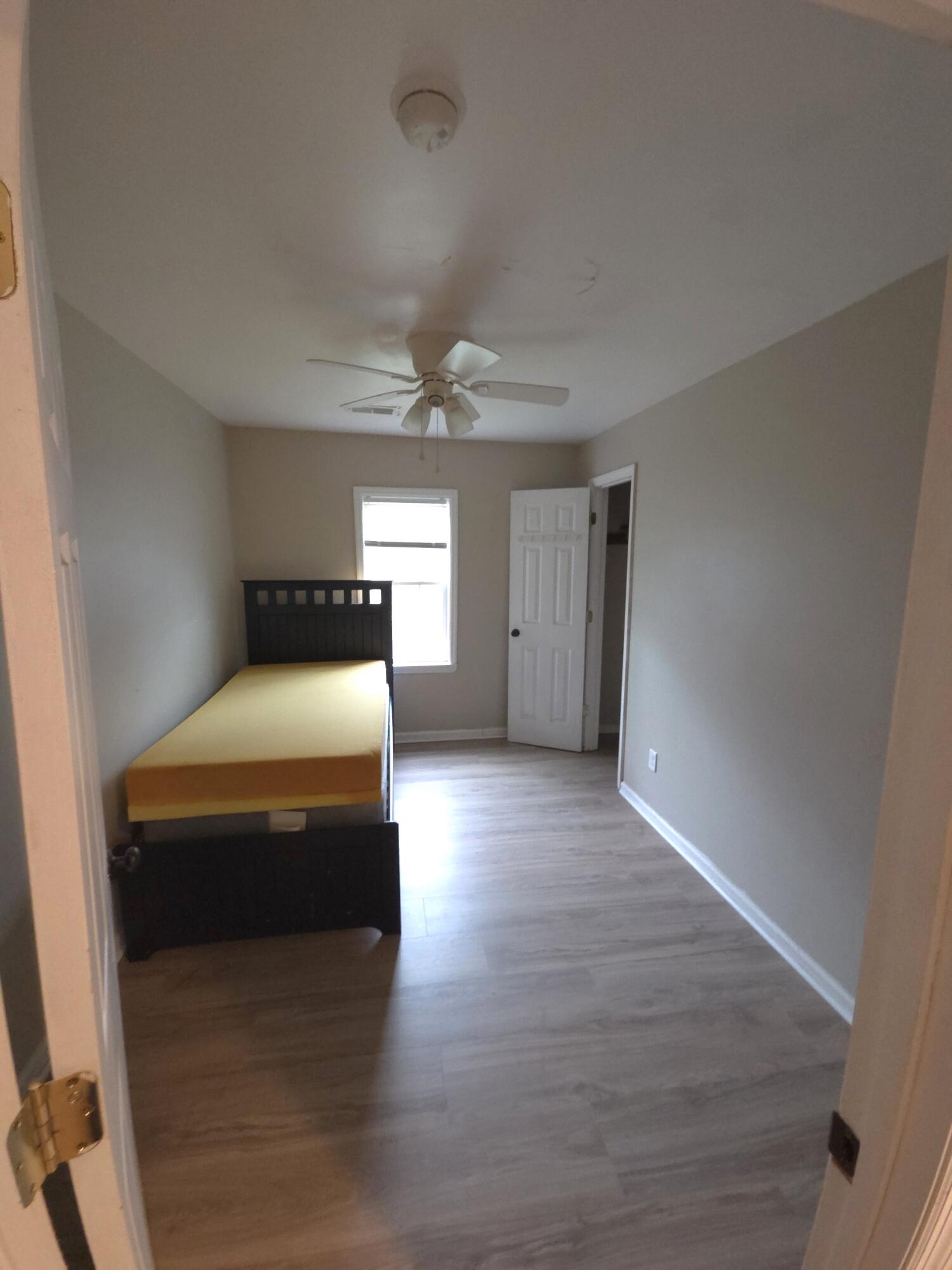 7 Homel Place Charleston, SC 29403 - Photo 3 of 9 20260228_160315