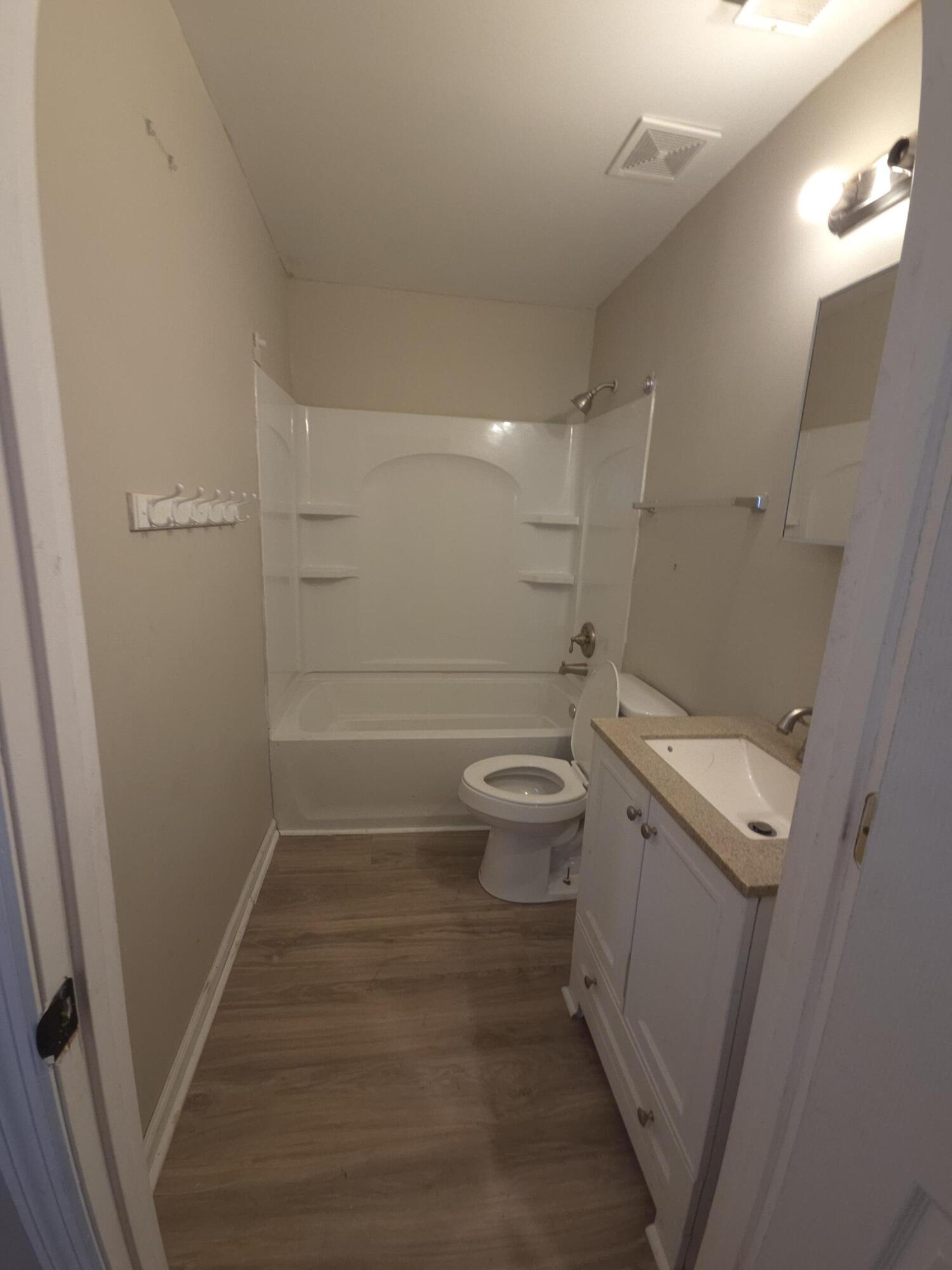 7 Homel Place Charleston, SC 29403 - Photo 7 of 9 20260228_160246