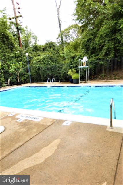 1515 South Arlington Ridge Road, Unit 205 Arlington, VA 22202 - Photo 28 of 30 Private community pool