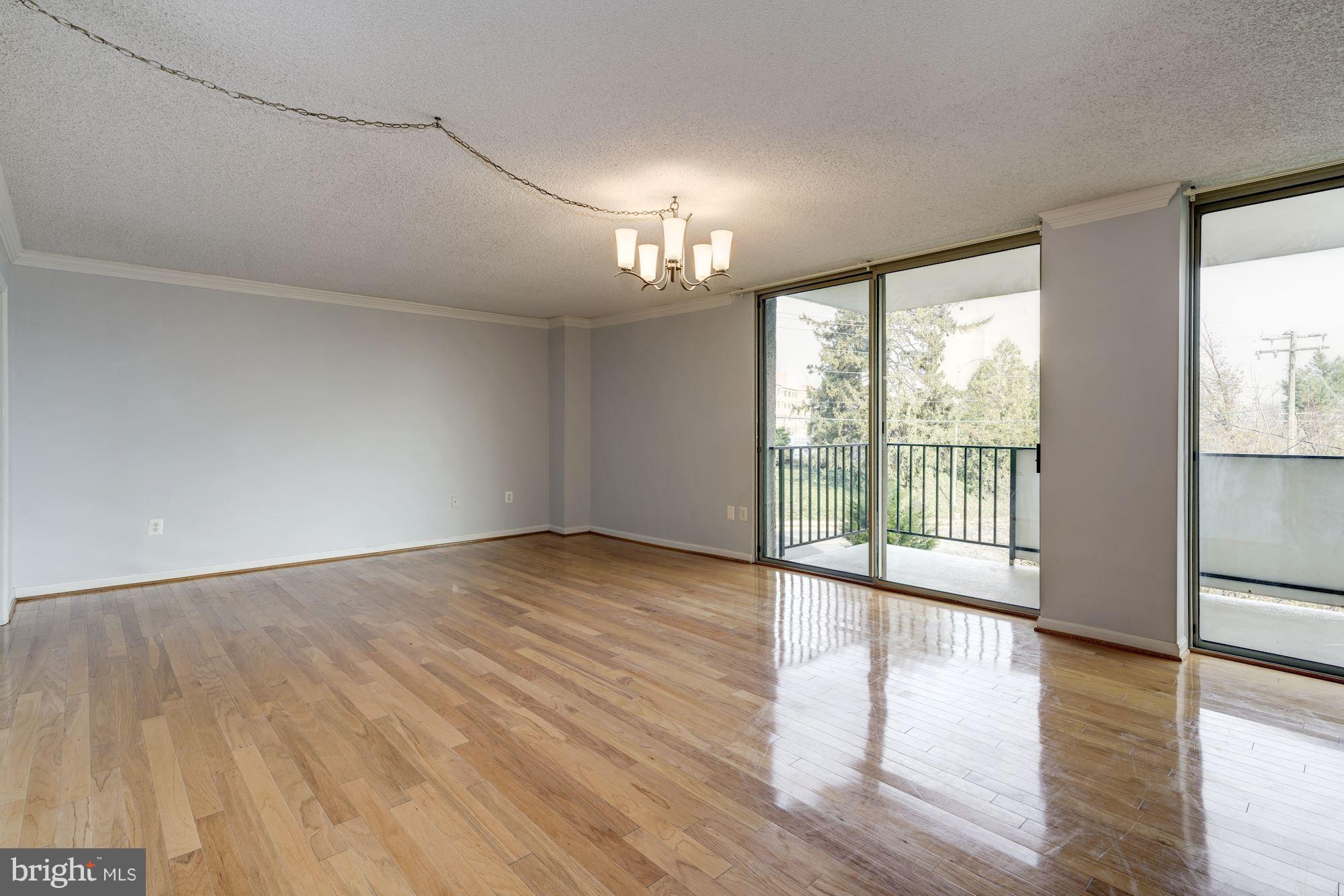 1515 South Arlington Ridge Road, Unit 205 Arlington, VA 22202 - Photo 5 of 30 Welcome home to a bright & spacious LR