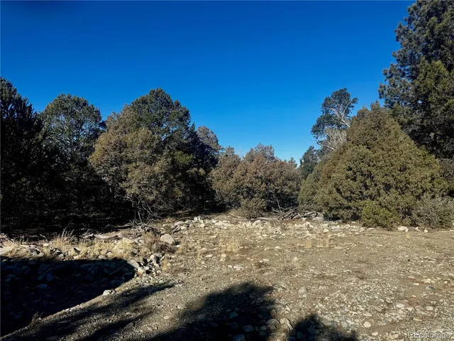 a view of a snow covered with snow