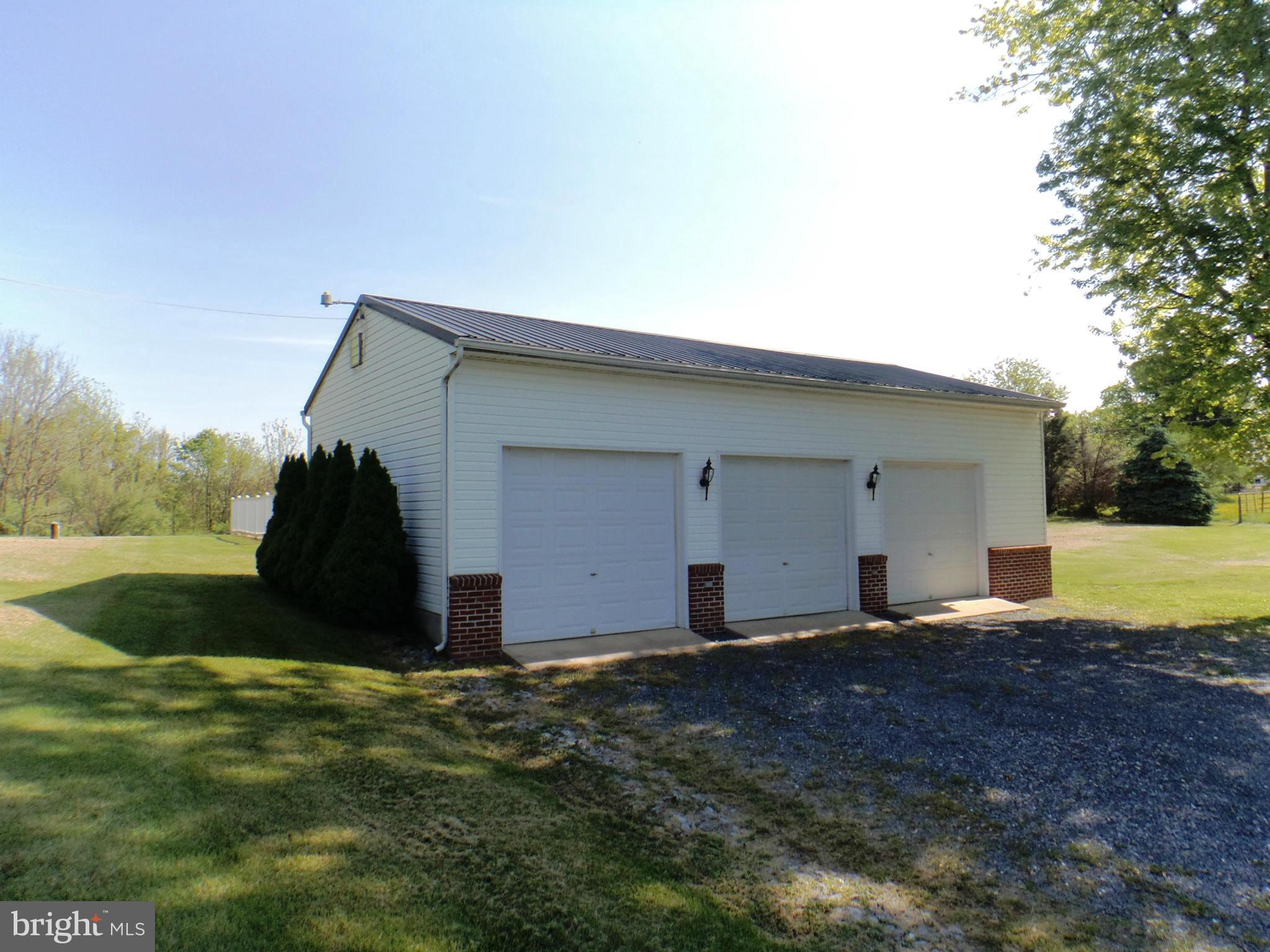 3545 Barr Road Greencastle, PA 17225 - Photo 22 of 29 3 car garage