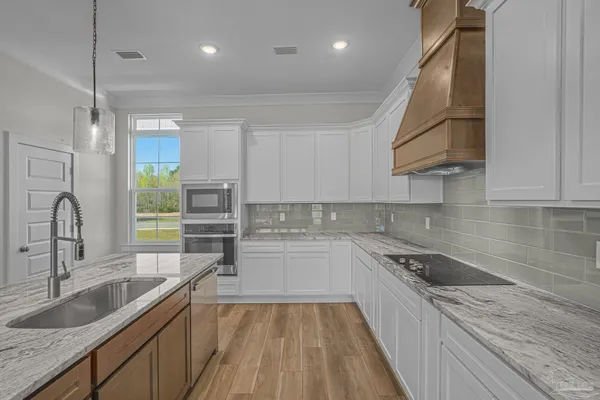 $649,999 | 5736 Highland Lake Drive, Milton, FL 32583